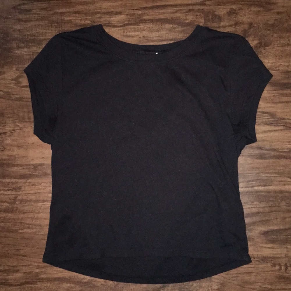 black cropped t-shirt from forever 21